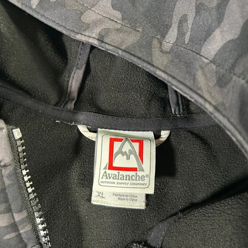 Avalanche Outdoor Supply Company Women's Hooded Lined Jacket Camo XL - Picture 2 of 3